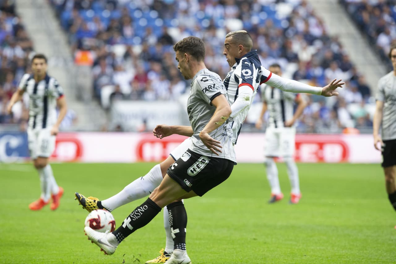 Un gol agónico de Ariel Nahuelpán le propicia el segundo descalabro en fila a Rayados en su propia casa.
