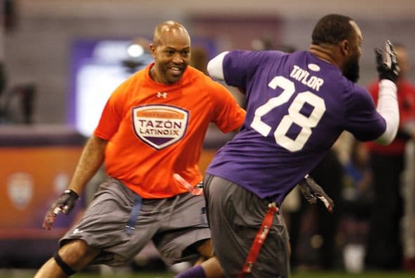 La Conferencia Nacional se impuso a la Conferencia Americana en el Tazón Latino IX y Hristo Stoichkov, para sorpresa de todos, fue reconocido como el MVP del juego, disfruta aquí de las mejores imágenes (Foto: Mario Castillo).