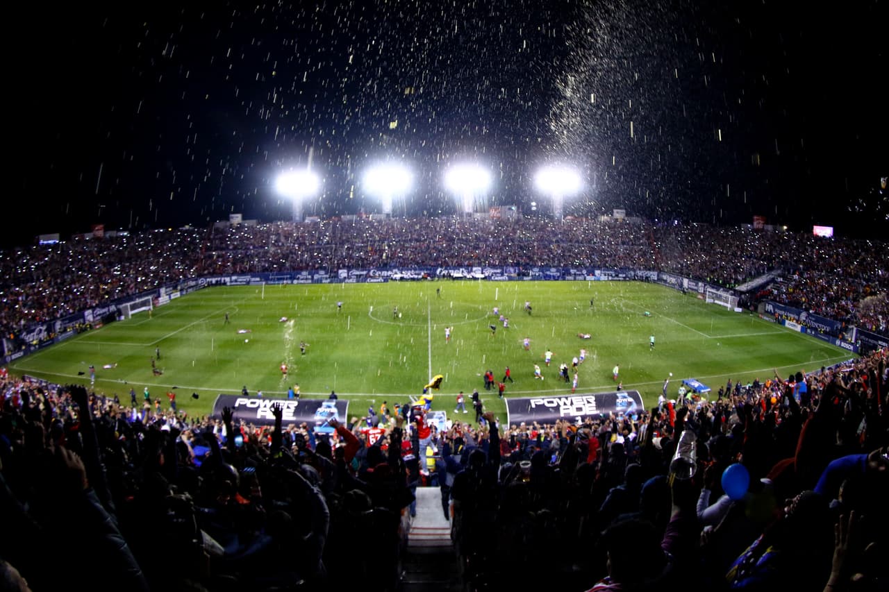 Panorámica general del Estadio Alfonso Lastras cuando el árbitro del partido silbó el final del cotejo que decretó a los potosinos como los nuevos monarcas.