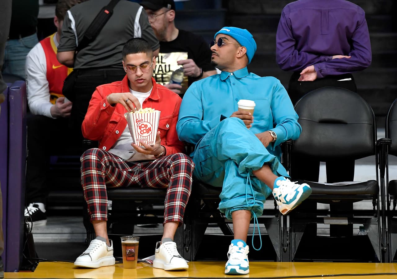 Los hermanos Umar y Samir Kamani, empresarios dueños de boohooMAN y PrettyLittleThing.com acompañaron a los Lakers pero en el duelo contra los Bucks.