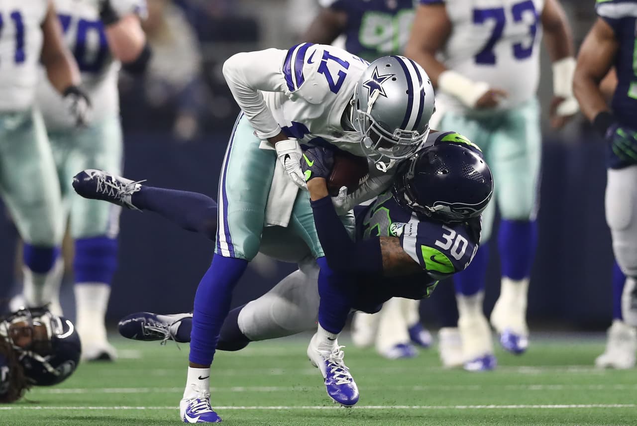 WR de los Cowboys fue operado tras escalofriante lesión en el tobillo