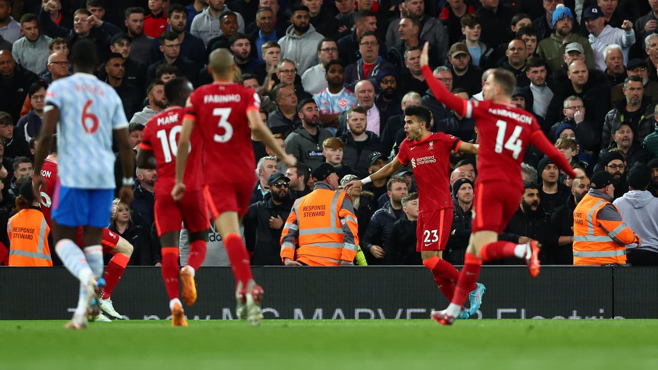 Con goles de Luis Díaz, Salah y Mané, el Liverpool sumó tres importantes puntos en su carrera con el Manchester City por hacerse con la Premier League en un mano a mano formidable.