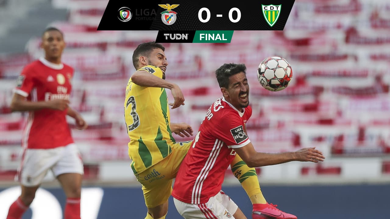 Benfica roba liderato al Porto a pesar de no ganar