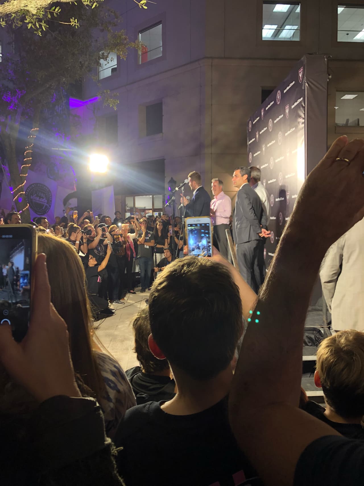 El gran complejo deportivo se desarrollará en un parque público de 58 acres, en donde dejará de funcionar el único campo de golf público de la ciudad.