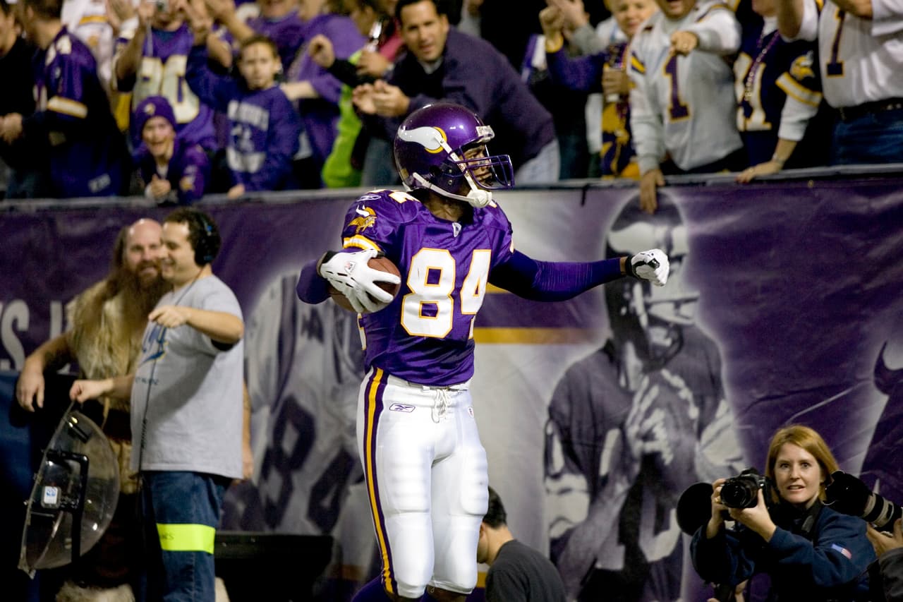 Minnesota Vikings wide receiver Randy Moss (84) during an NFL football game against the Jacksonville Jaguars at the Hubert H. Humphrey Metrodome on November 28, 2004 in Minneapolis, Minnesota. The Vikings defeated the Jags 27-16. (AP Photo/David Stluka)