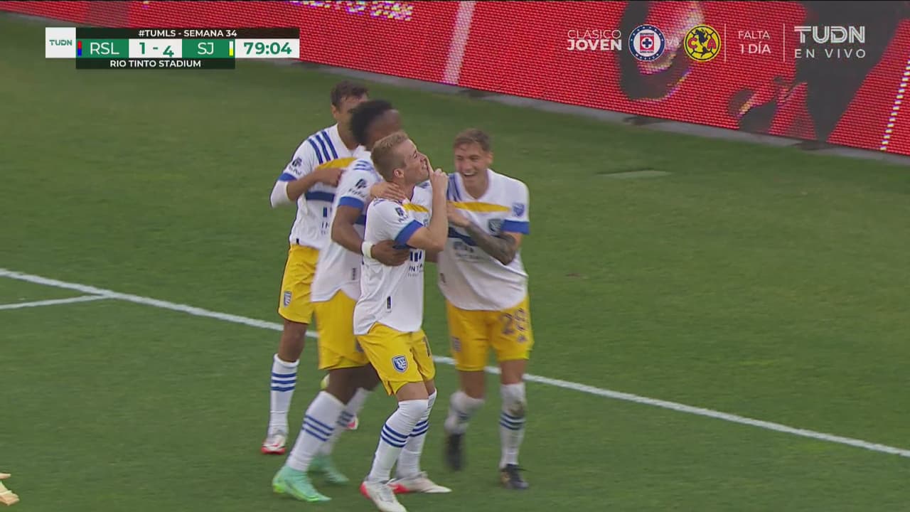 ¡Feria de goles! Jackson Yueill roba el esférico y pone el 1-4