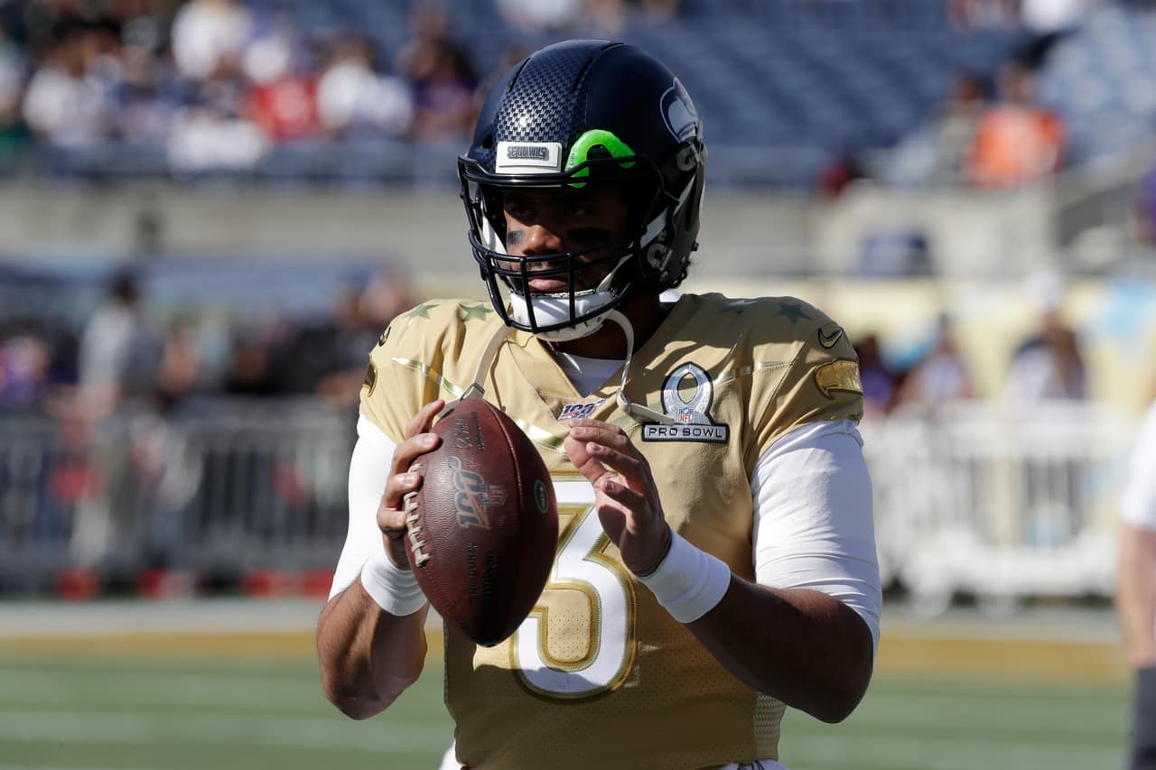 Russell Wilson completo 5 de 11 envíos y logró un touchdown.