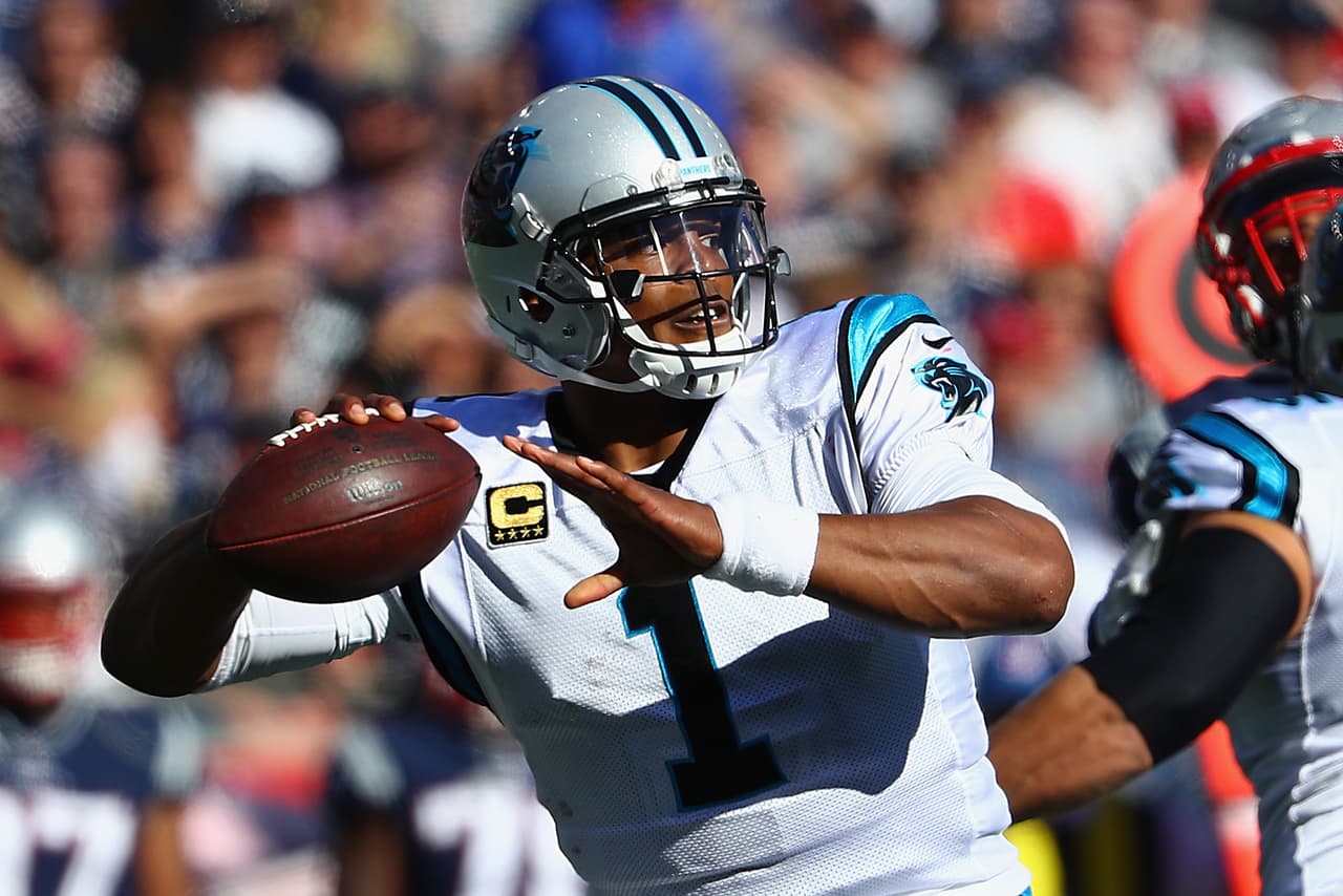 Cam Newton, mariscal de campo de los Carolina Panthers: 22 de 29 para 316 yardas y 3 pases de anotación. Además corrió para 44 yardas y una anotación terrestre.