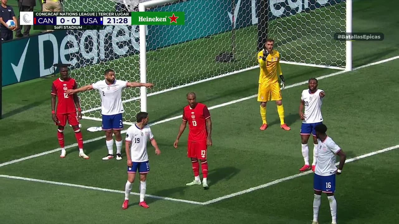 ¡TIRO ATAJADO! disparo por Ismaël Koné.