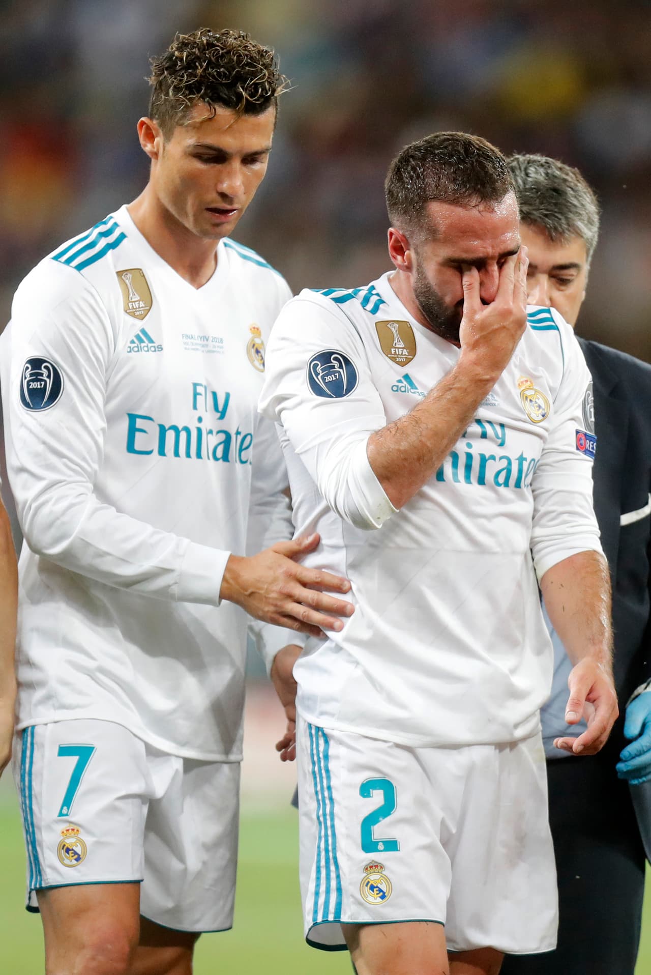 Cristiano Ronaldo hacía lo propio. En caso de ser grave, a 20 días del Mundial, sería una nueva ausencia de Carvajal con la Roja.