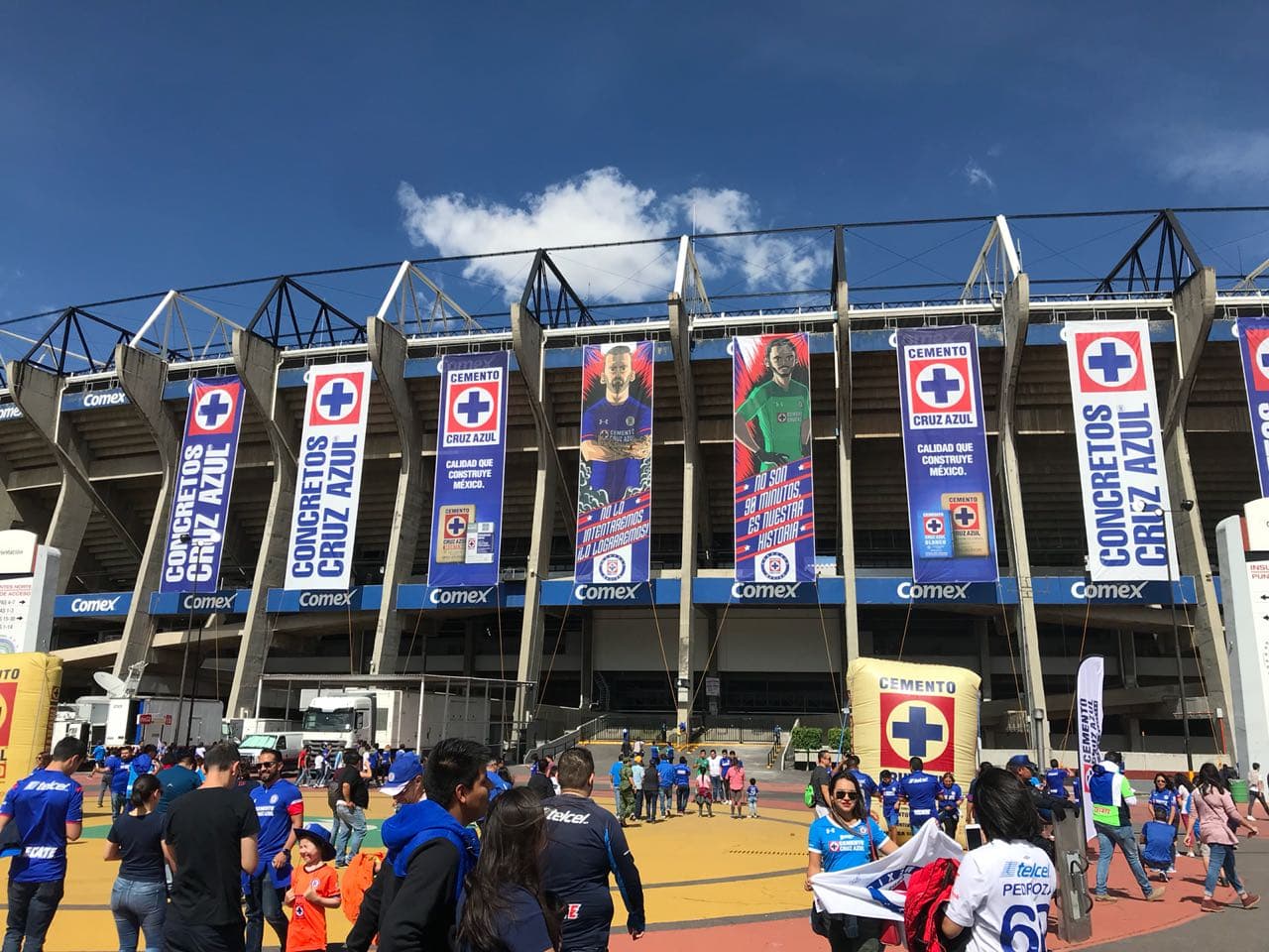 Los fanáticos del Cruz Azul llegaron a su nueva casa durante el Apertura 2018, el Estadio Azteca.