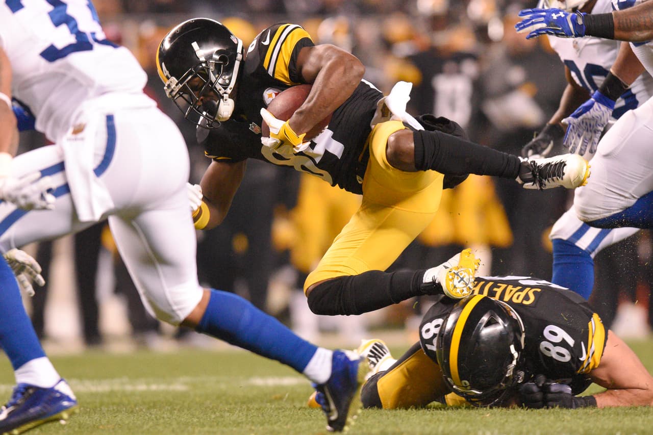 Los Steelers mantienen su paso para poder llegar a la postemporada al derrotar por apabullante marcador de 45-10 a los Colts. Checa las mejores tomas de este partido.