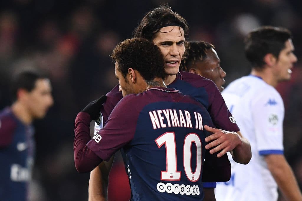 Al final, se llegó a un acuerdo respetuoso entre Cavani y Neymar para mantener el buen ambiente dentro del equipo, que al final tenía la misma meta.