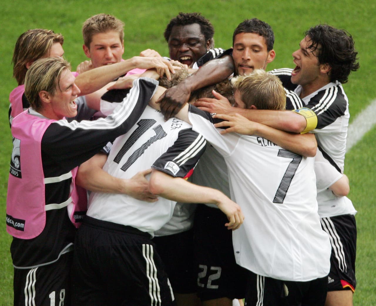 Ya se saboreaban el triunfo los alemanes, que no querían despedirse de su gente sin entrar al podio del torneo.