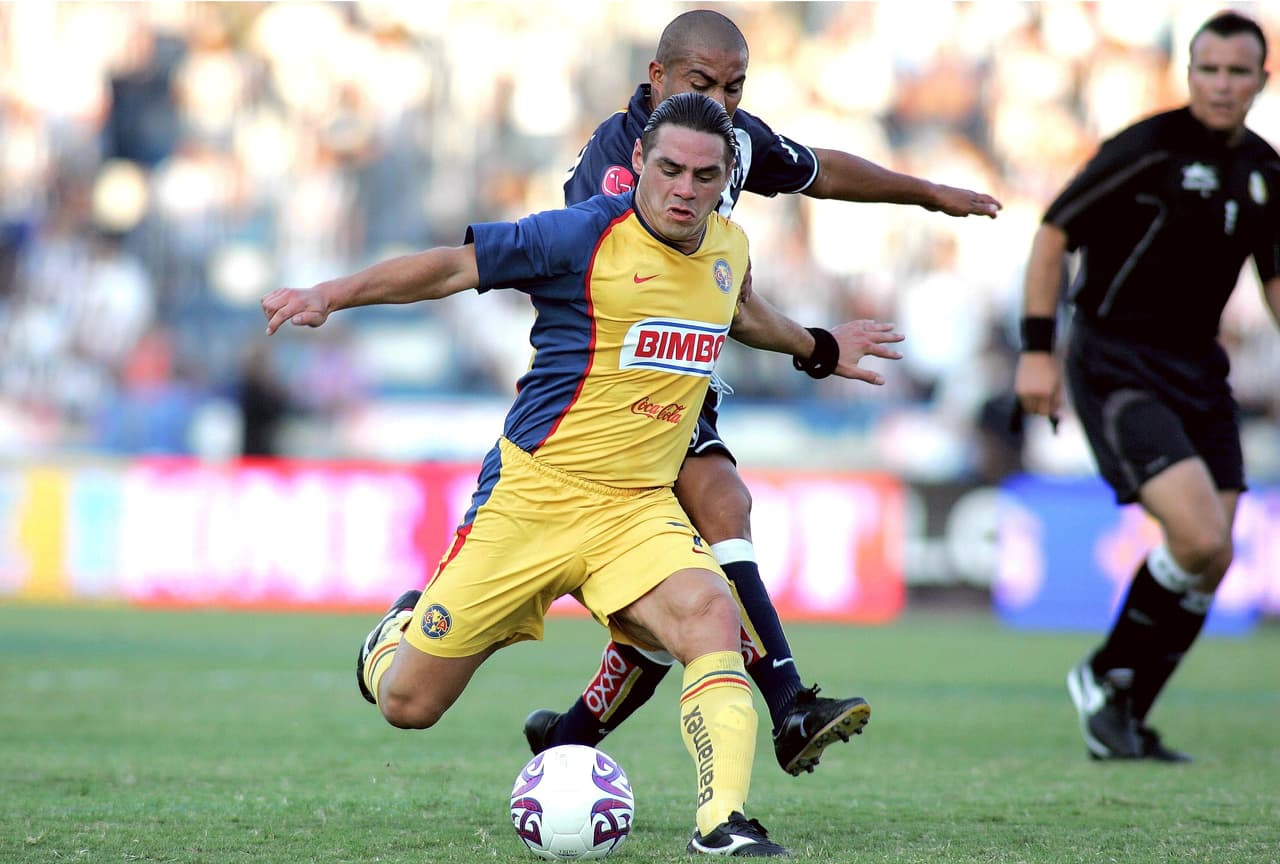 Lucas Castroman. El flamante refuerzo llegó al ‘nido’ en 2007 para jugar sólo 444 minutos en 12 juegos. Tras un vergonzoso papel, volvió a su tierra natal donde fichó para Boca Juniors.