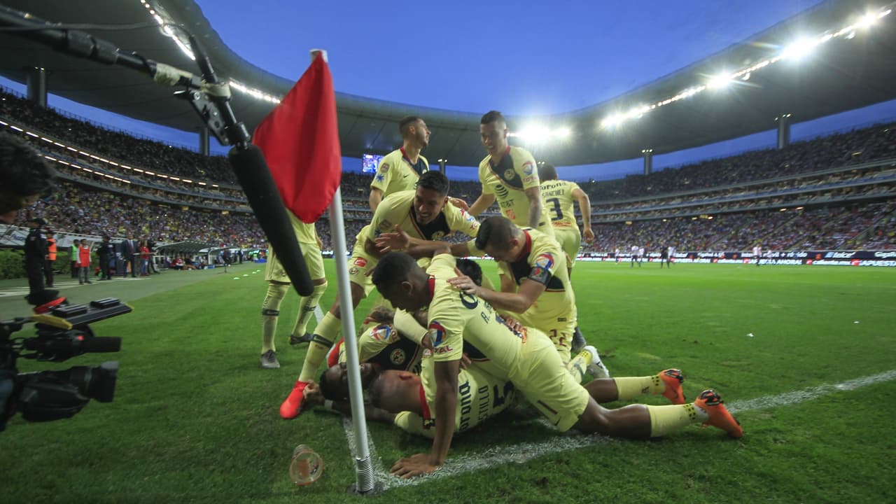 Los giros del fútbol: la realidad de América y Chivas después de la Semana de Súper Clásicos