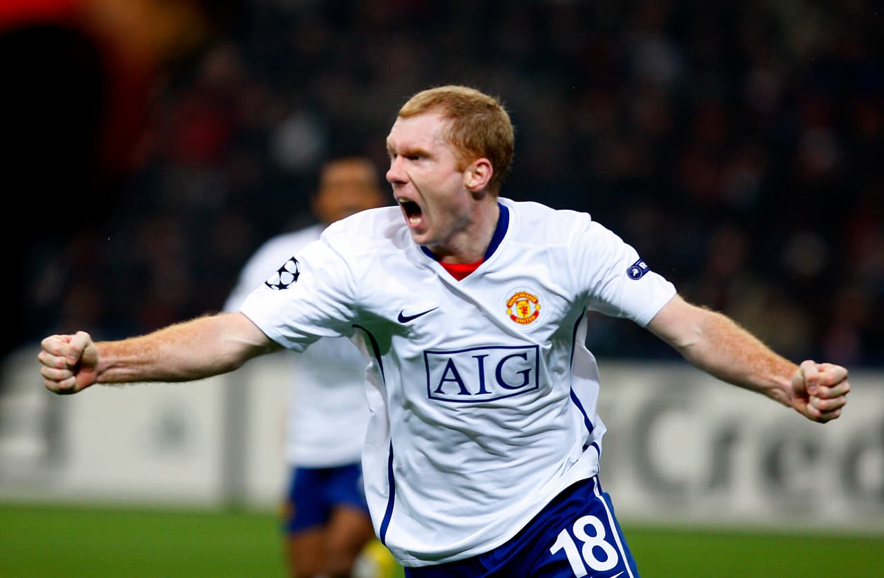 El inglés Paul Scholes jugó 124 cotejos.
