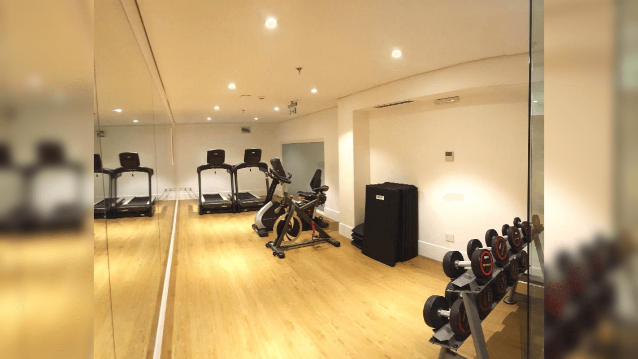 Se dice que las áreas comunes como el gimnasio están fuera de los límites debido a Covid-19, aunque lo cierto es que el brasileño estará bien atendido.