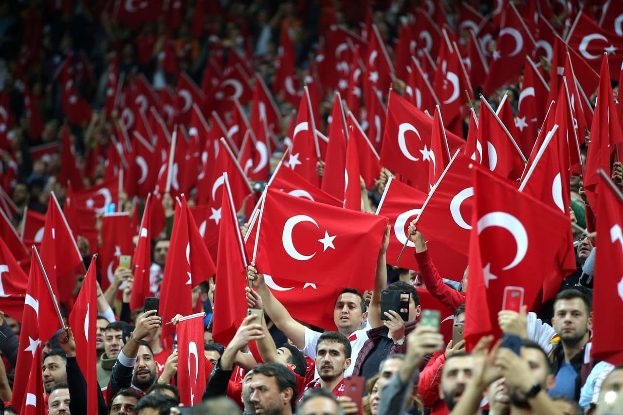 La Selección de Turquía aguantó el 0-0 ante los islandeses y eso le bastó para consumar su clasificación al torneo de selecciones más importantes en el futbol de Europa.