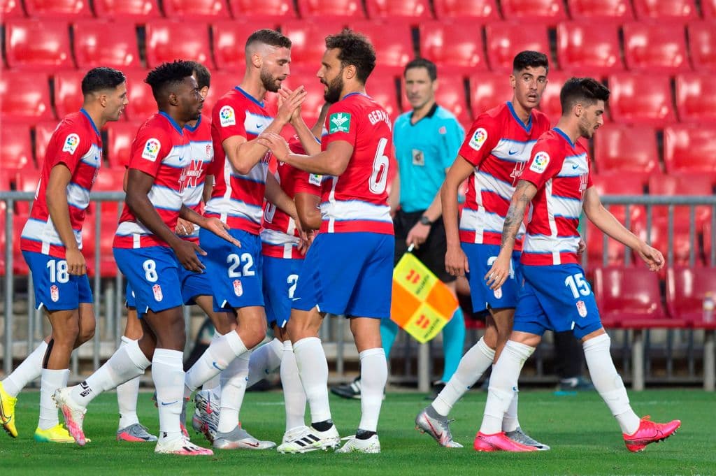 De forma sorpresiva llegó el empate por autogol. Djené lo metió en complicidad con Soria luego de una falta de coordinación defensiva.