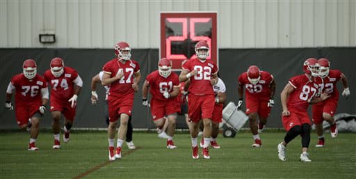 Los Chiefs abren su temporada 2015 visitando a los Houston Texans (AP-NFL).