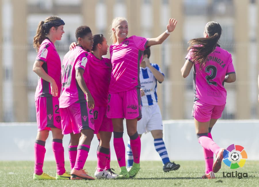 Huelva 0-[1] Levante: ya son ocho goles los de Charlyn Corral con el equipo femenino del Levante. En esta oportunidad fue para el triunfo que las mantiene en el top 4 de la clasificación.