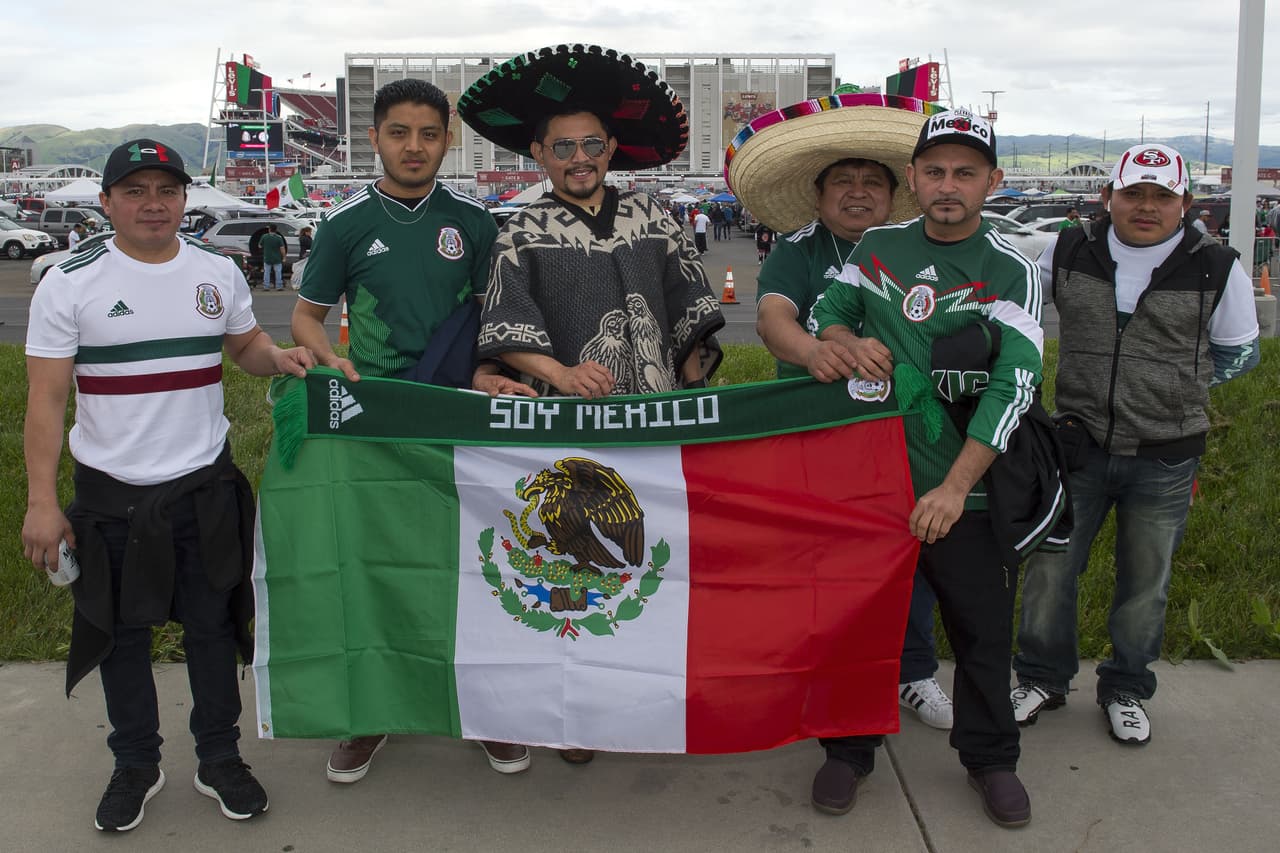 Así se vivió el color previo al partido amistosos internacional entre las selecciones de México y Paraguay en la casa de los San Francisco 49ers, el Levi's Stadium, en Santa Clara, California.