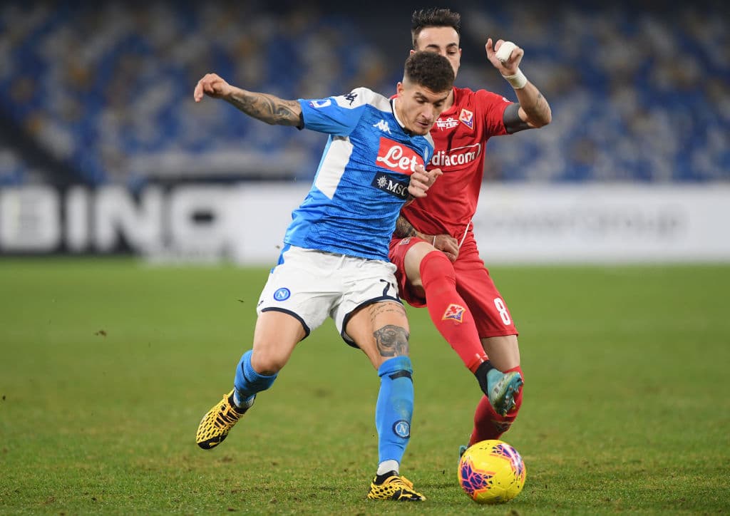 Con goles de Federico Chiesa y Dušan Vlahović, la Fiorentina gana y se lleva los tres puntos en el Estadio San Paolo.