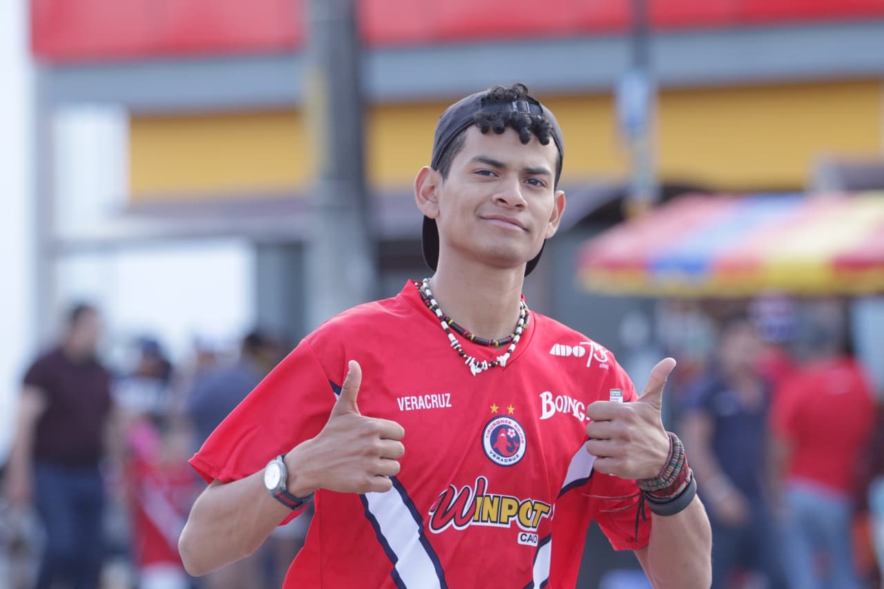 A pesar del 9-2 recibido ante Pachuca y el descenso confirmado, la afición de Veracruz vivió su fiesta en el juego contra Rayados por la Jornada 15 del Clausura 2019.
