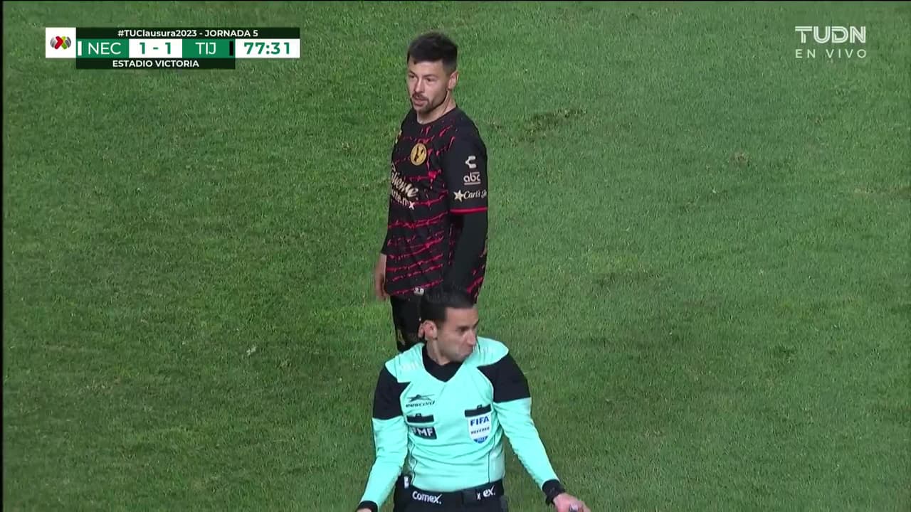 ¡TIRO ATAJADO! disparo por Federico Lértora.