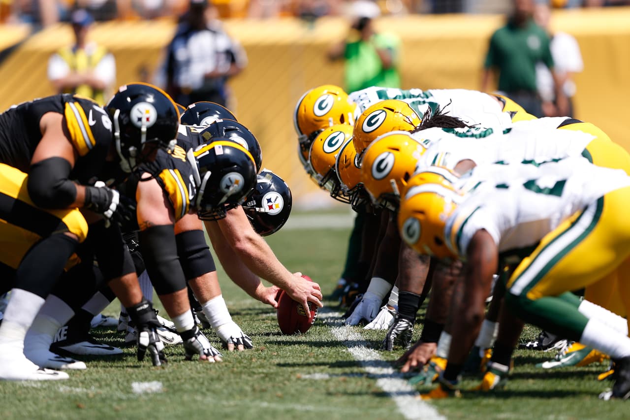 Pittsburgh Steelers and Green Bay Packers players line up at the line of scrimmage prior to the snap of the football during a preseason NFL football game between the Green Bay Packers against the Pittsburgh Steelers on Sunday, August 23, 2015 in Pittsburgh. The Packers defeated the Steelers 24-19. (Scott Boehm via AP)