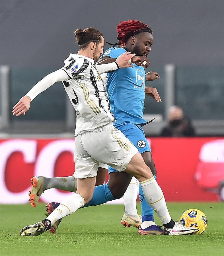 Inicia la Jornada 25 de la Serie A y la Juventus se impone al Spezia Calcio con un marcador de 3-0. Álvaro Morata abrió el marcador hasta la segunda parte del encuentro (62'), quien fue seguido por Federico Chiesa (71'). El tercer tanto cayó al minuto 89, y para cerrar con broche de oro, Cristiano Ronaldo empujó el balón con zurda para darle la victoria absoluta a la Vecchia Signora.