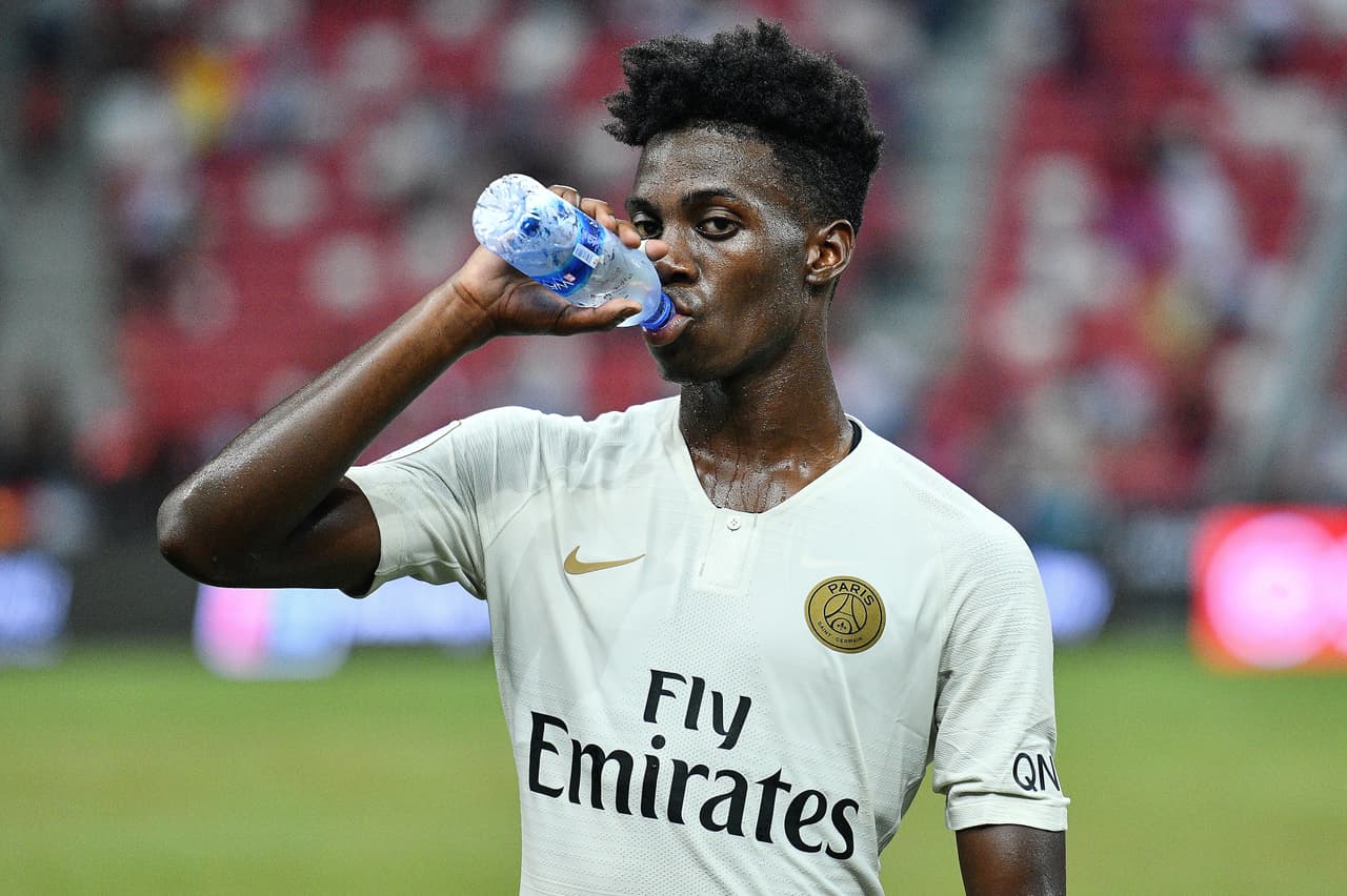 El jovencito Timothy Weah es una apuesta a futuro del PSG, por eso no verían con malos ojos que pasara a préstamo al Bayer Leverkusen o al Stuttgart para que vaya tomando rodaje.