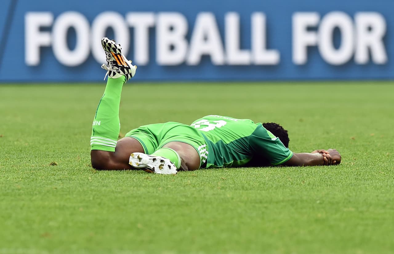 Michel Babatunde se quedó por fuera del Mundial de Brasil 2014 con Nigeria por una lesión que fue por una situación de juego con un compañero suyo después lesionado en esa misma cita.