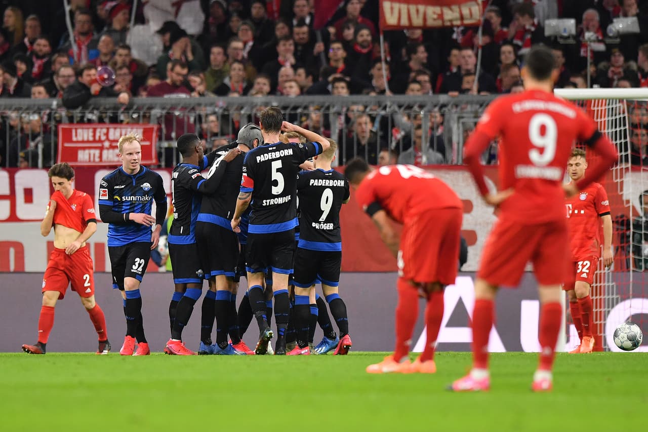 Gnabry (25’) abrió el marcador y Srbeny (44’) empató el partido. Lewandowski apareció para darle vuelta, pero Michel (75’) lo volvería a igualar. Al 88’ Lewandowski anotó el tercero que le dio la victoria a los de casa.