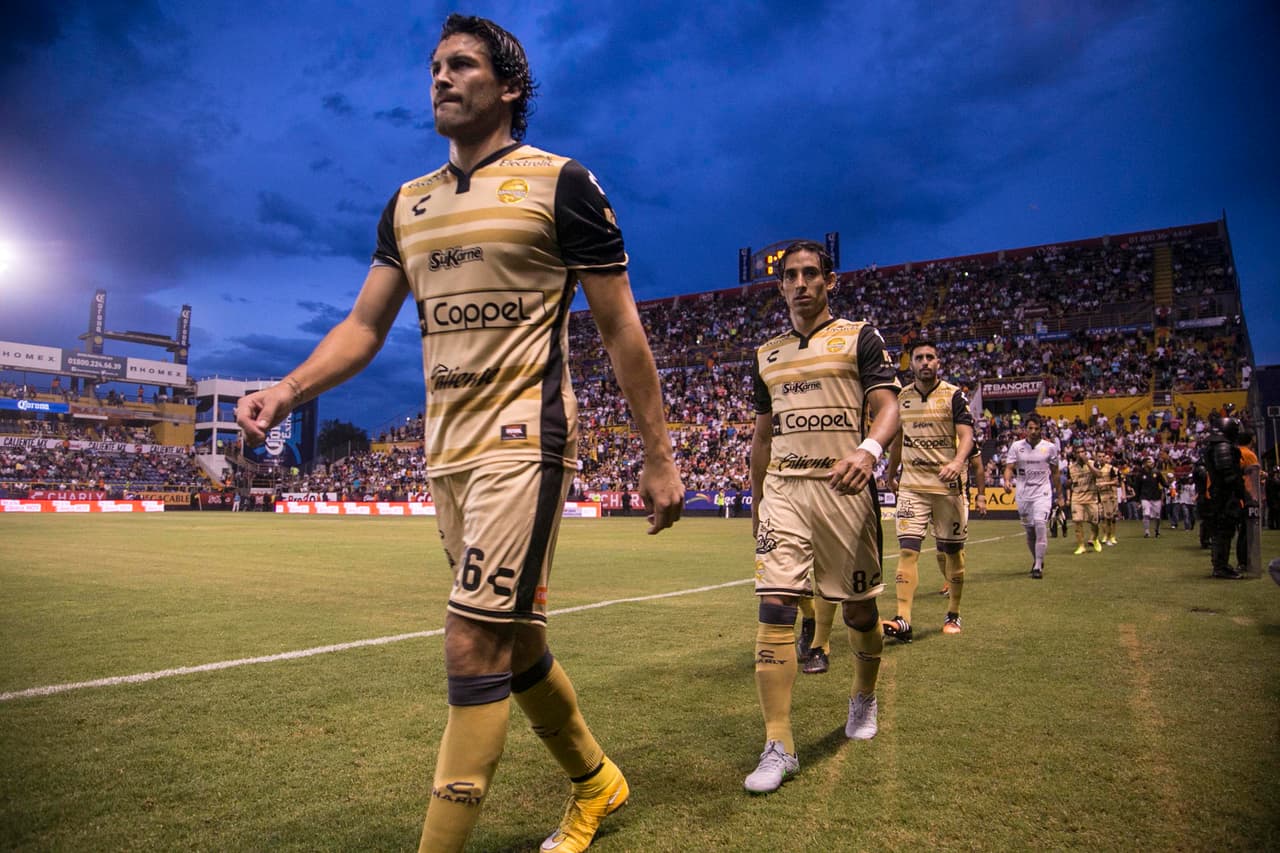 Mauricio Romero, el experimentado zaguero de Dorados ayudó a que los fronterizos lograran su primer triunfo en el torneo. El argentino anotó el primer tanto de los de Sinaloa y ayudó a defender la ventaja al final del partido.