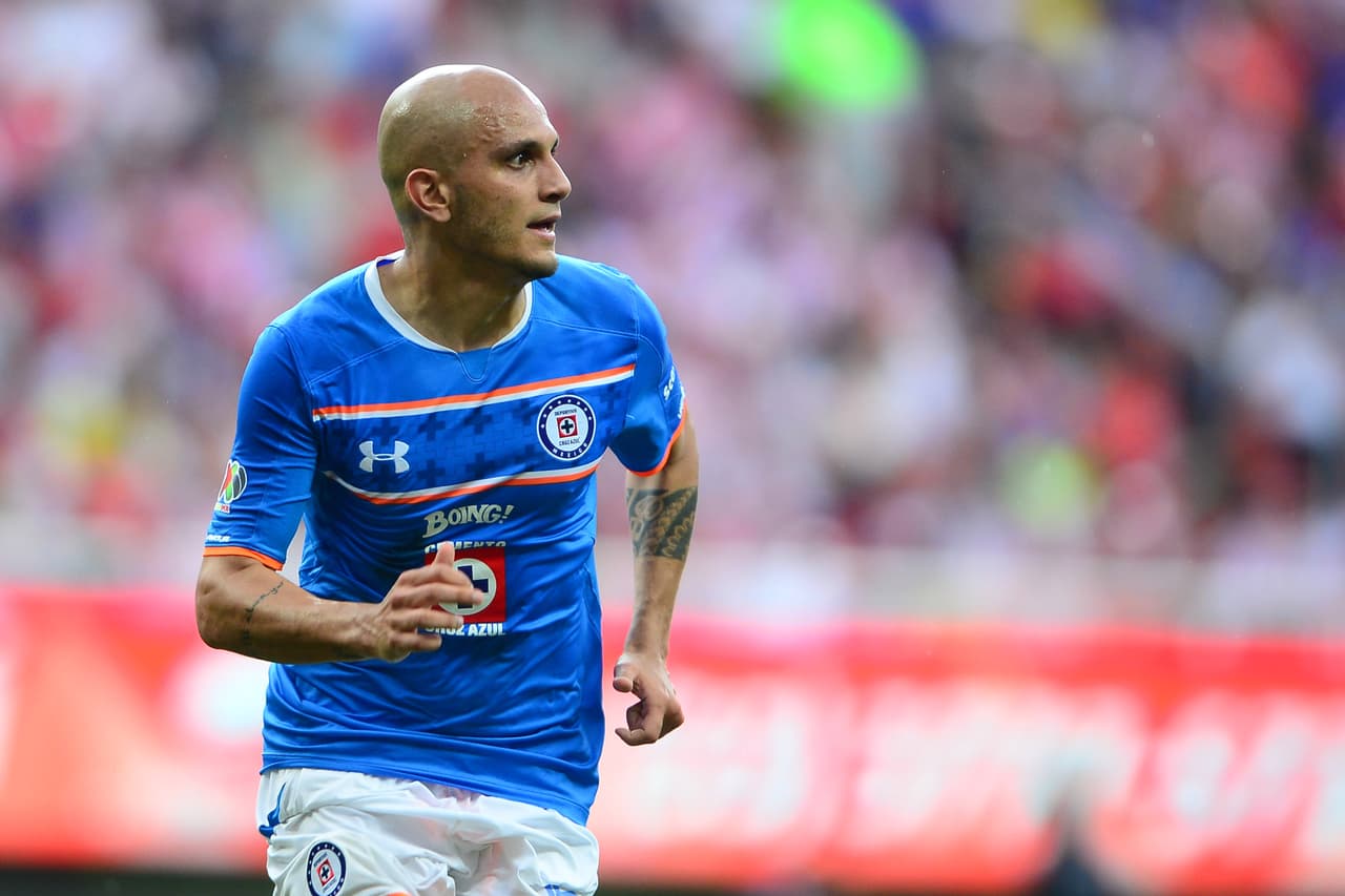 Fabio Santos, el brasileño fue pieza clave para el triunfo de Cruz Azul pues gracias a un cabezazo del defensor amazónico los celestes sacaron la victoria ante Guadalajara. Por si esto fuera poco ayudo a mantener el cero en su meta.
