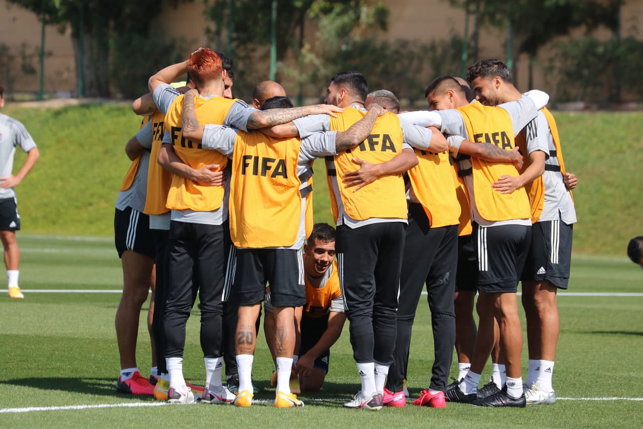 El conjunto felino, representante de la Concacaf, lució relajado y en forma para medirse al Ulsan Hyundai en el Al Rayyan Stadium. El timonel de la UANL confía en que Gignac pueda jugar, mientras que Carlos González aún está en duda por lesión.