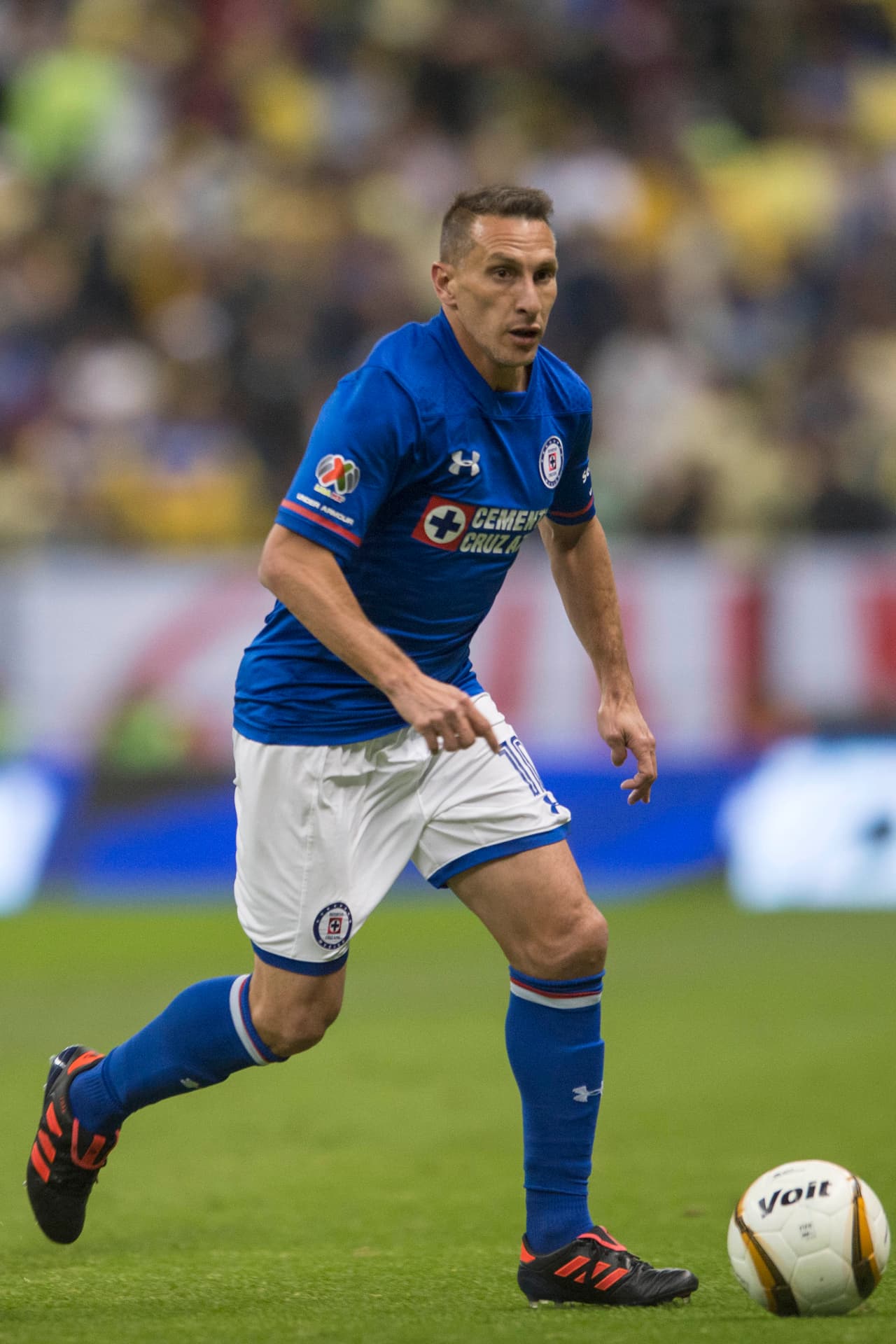 Christian Giménez no continuará más tiempo con Cruz Azul. La llegada de Pedro Caixinha a La Máquina no le trajo buenas nuevas. Sin embargo, 'Chaco' quiere continuar su carrera y quizá lo pueda hacer en elclub en el que ha obtenido sus mayores éxitos en México: Pachuca.
