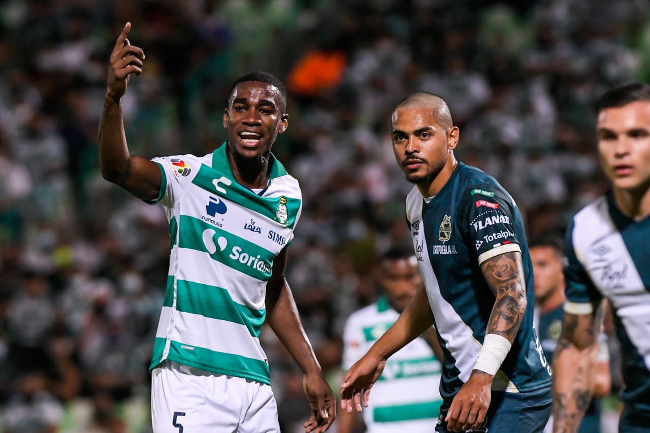 El uruguayo Gularte, con un cabezazo, adelantó a la Franja.