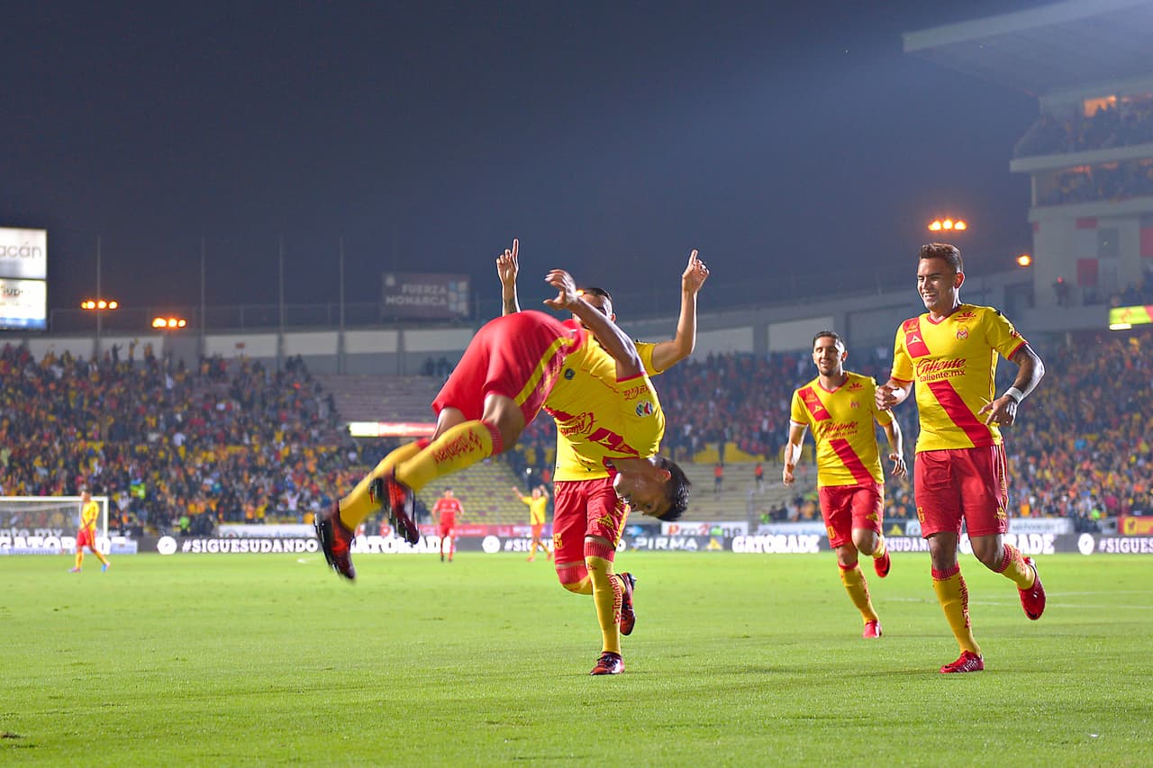 Raúl Ruidíaz igualó el marcador un minuto más tarde con un certero remate de cabeza. Morelia tardó sólo un minuto en igualar los cartones.
