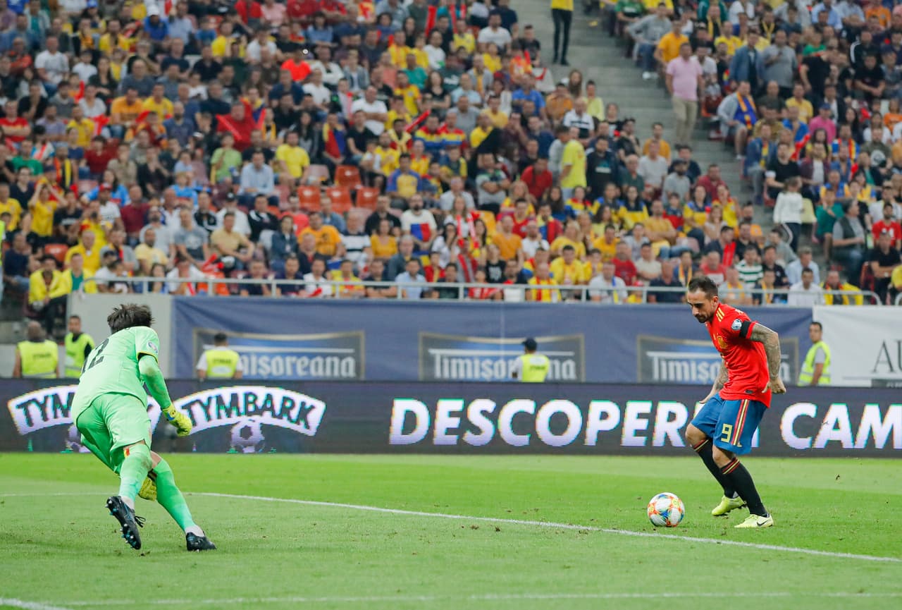 Otra vez Tătărușanu le roba el gol a Paco Alcácer.