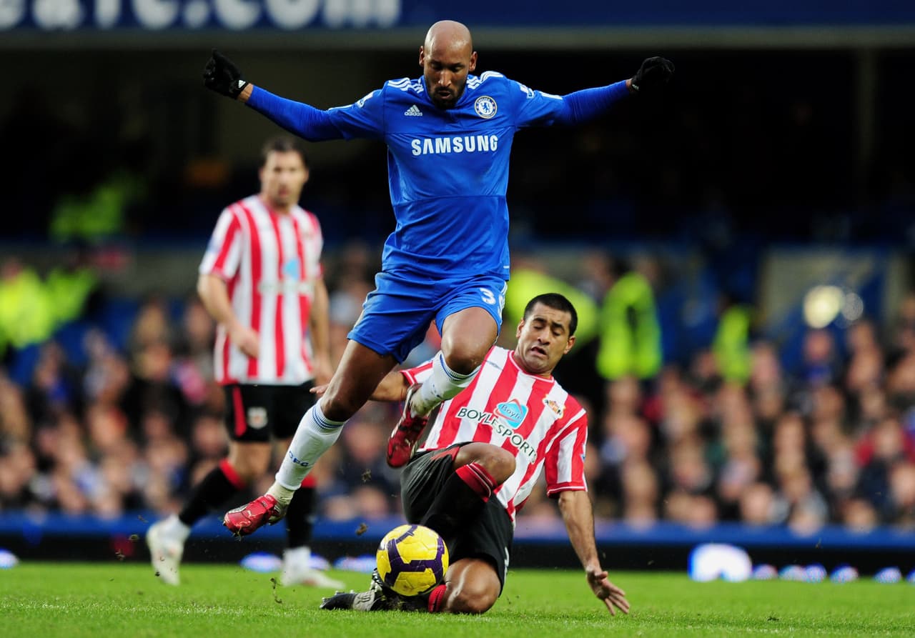 Al Sunderland un año antes (2009) ya había arribado su compatriota Paulo da Silva procedente del Toluca. En 2011 fichó por el Zaragoza, aunque le fue mal y volvió a la Liga MX.
