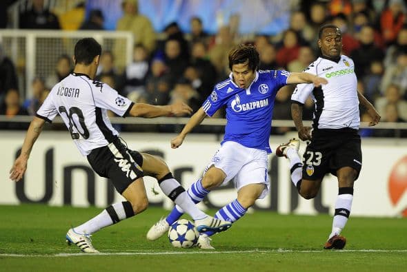 Pero no contaban con un hombre que llegó inspirado, Raúl, quien volvía a España por primera vez tras su salida del Real Madrid.