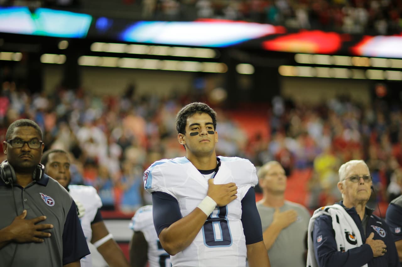 Mariota debutó con Titans.