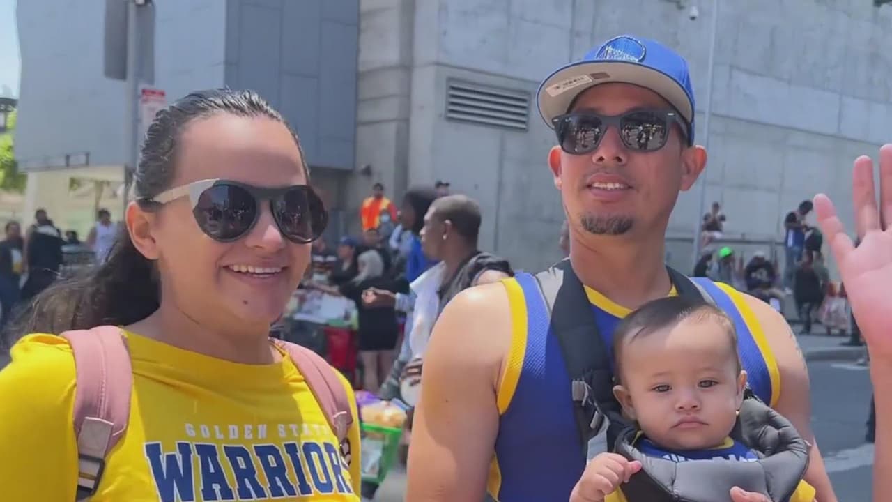 <b>Video.</b> Así fue la celebración de campeones de los Golden State Warriors en San Francisco.