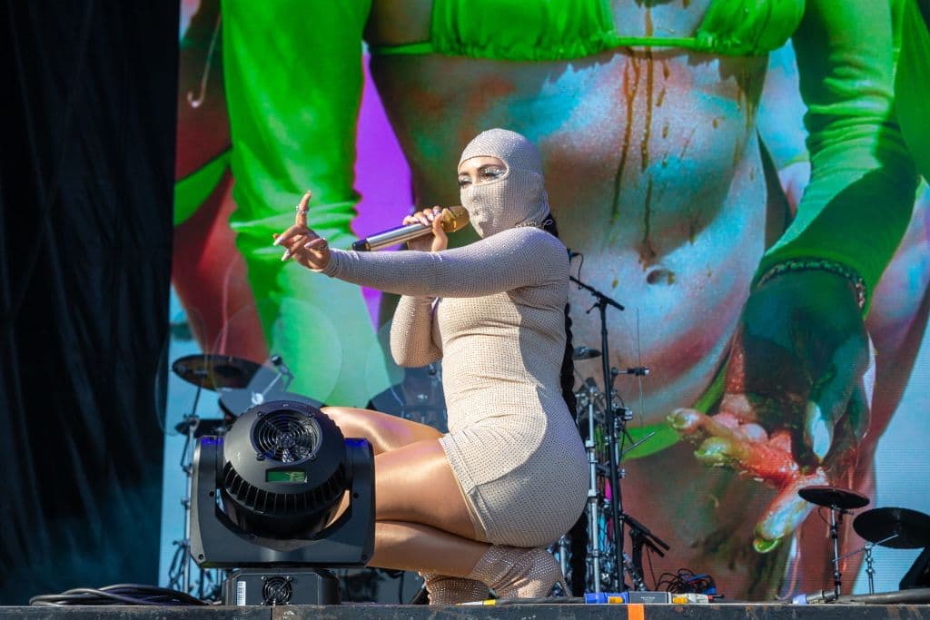 En 2013 realizaron su primer mixtape, mezclando géneros como R&B, Hip-hop y Reggae.