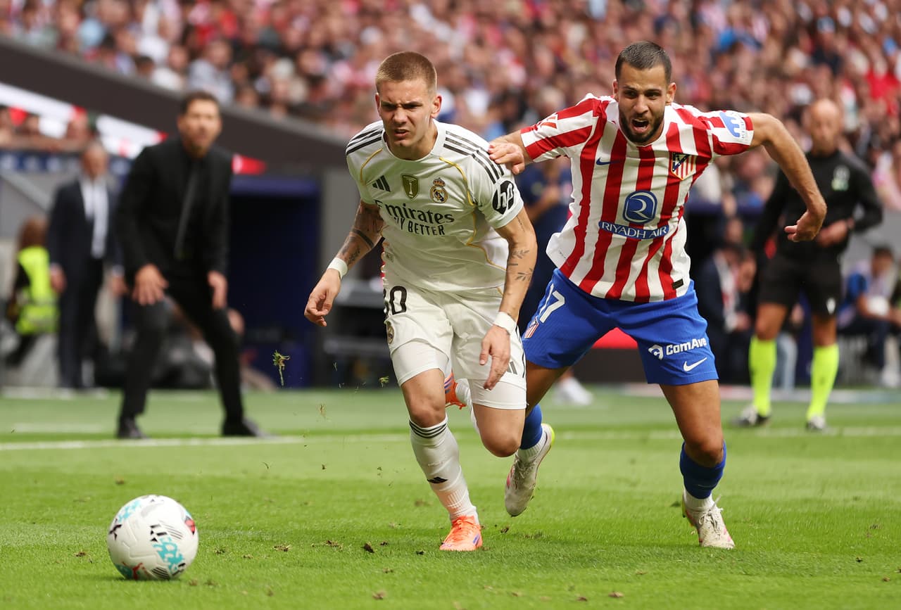 A sus 18 años, Mastantuono percibe un salario neto anual aproximado de 3.8 millones de dólares (poco menos de 70 millones de pesos) gracias a su fichaje con el Real Madrid.