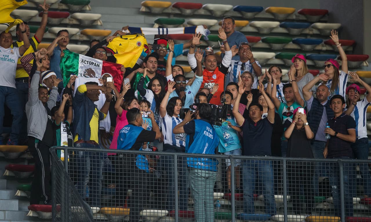 La legión mexicana dio muestras de fidelidad y estuvo en Abu Dhabi para apoyar al Pachuca en este reto.