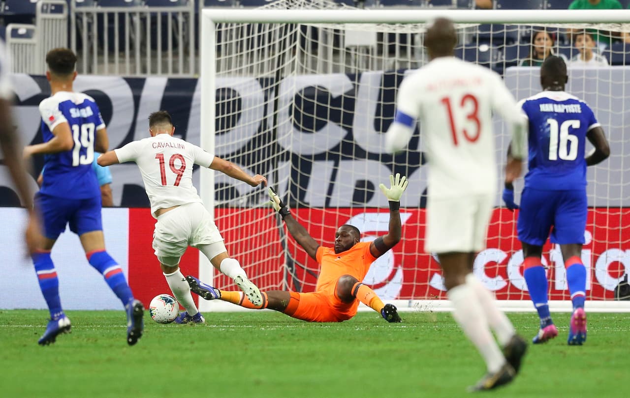 Con el gol al minuto 28', Cavallini (19) llegó a cinco anotaciones en la Copa Oro 2019.